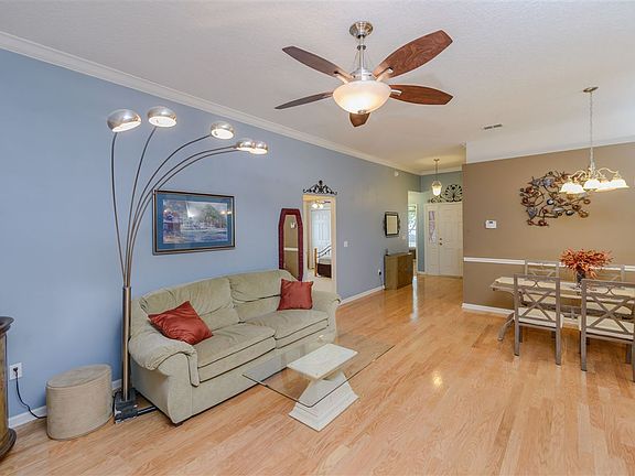 5th image of 227 Pine Arbor Cir