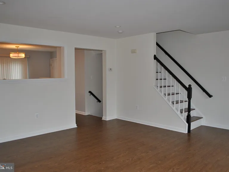 537 Highland Towne Ln — Photo 7