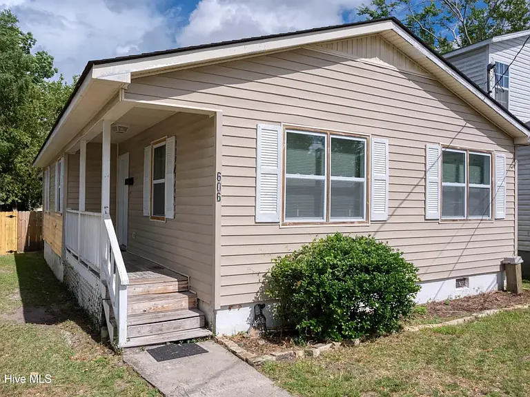 606 Anderson St — Photo 1