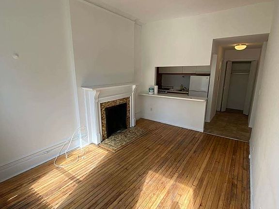 2nd image of 23 W 87th St #5FF