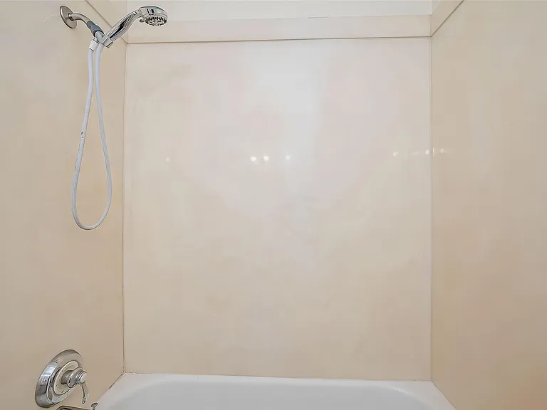 6410 Del Monte Dr #5 — Photo 27