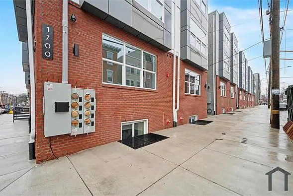 1 bed, 650 sqft, $1,200 — Photo 3
