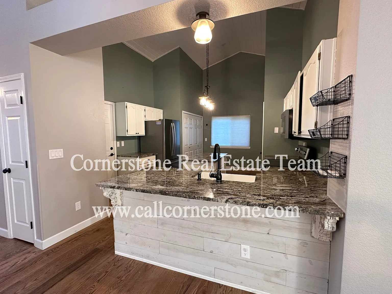 950 Royal Crown Lane (AR) - 1 — Photo 2