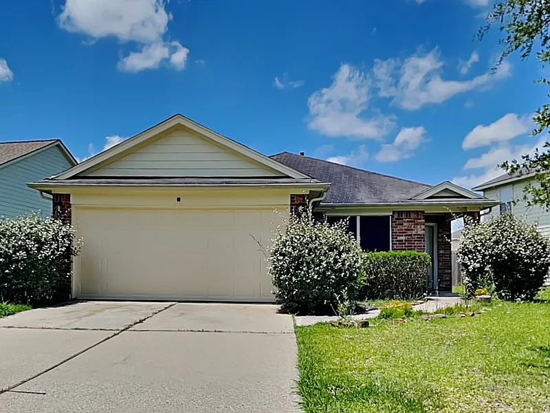 3 bed, 2.0 bath, 1495 sqft, $1,850 — Photo 1