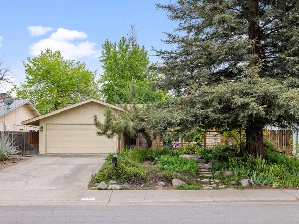 9144 Vancouver Dr, Sacramento, CA 95826