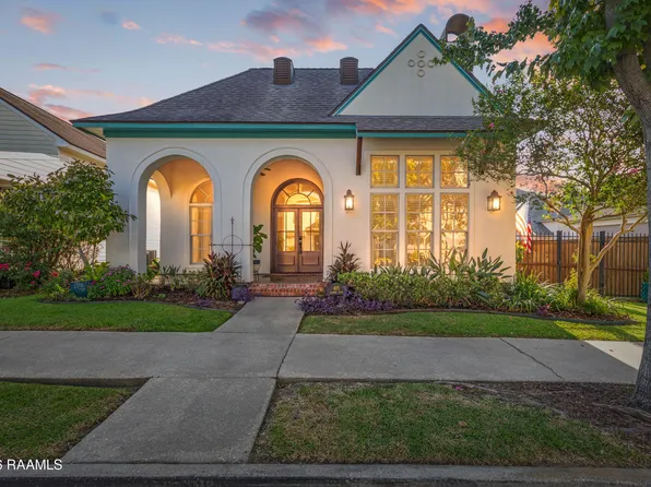 405 Harbor Rd, Youngsville, LA 70592