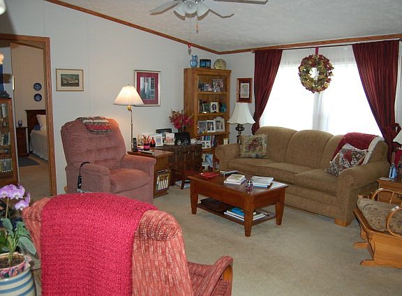 3rd image of 3655 Essex Rd