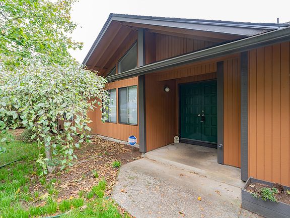 2nd image of 1501 NE 139th Ave