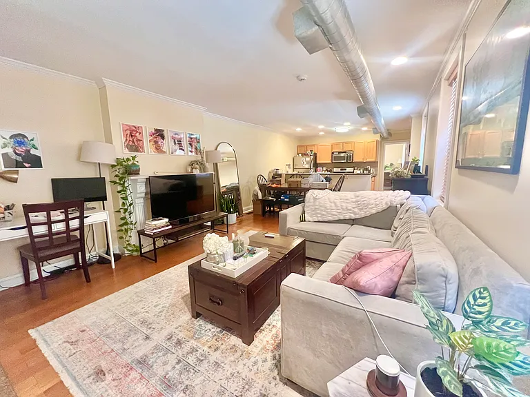 1526 Pine St #1B — Photo 1