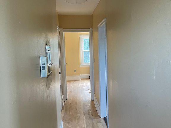 5th image of 914 N Franklin St #3