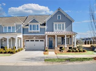 204 Dawson Dr, Woodstock, GA 30188