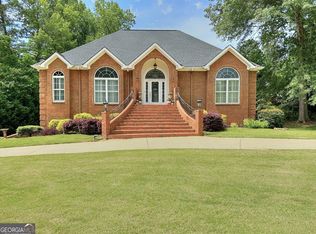 910 Piney Woods Dr, Lagrange, GA 30240