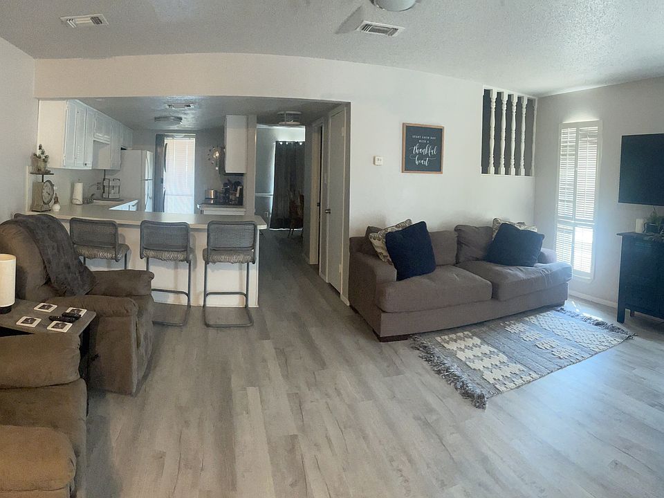 1st image of 117 Harbor Dr Unit 10