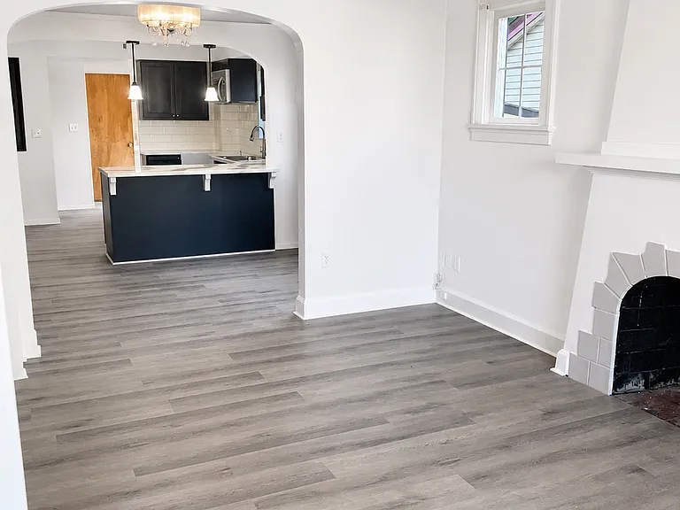 710 S 17th Ave — Photo 7