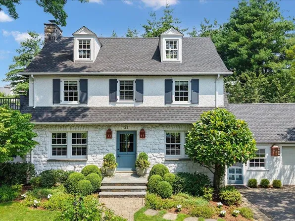 21 Orchard Road, Larchmont, NY 10538