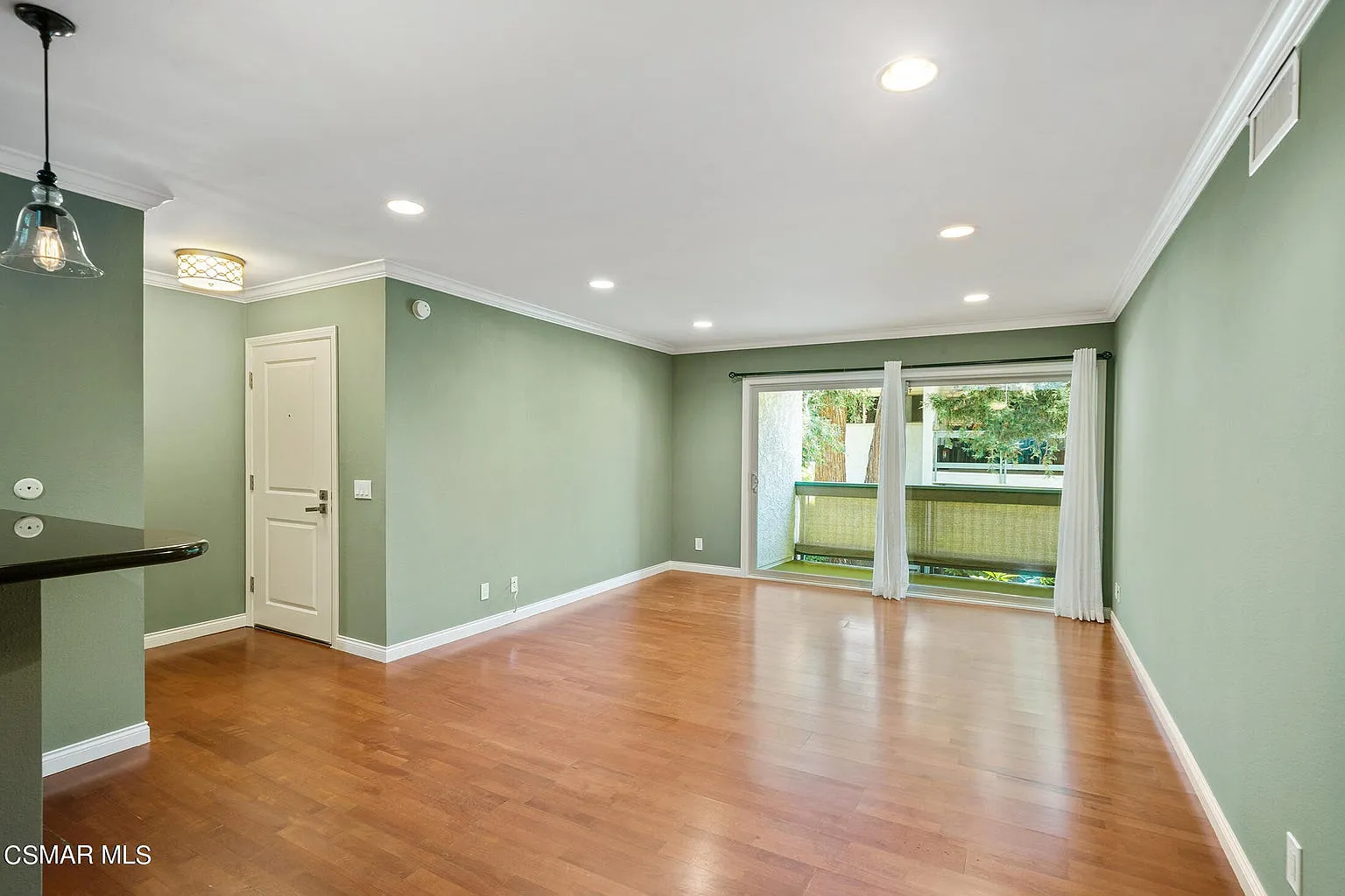 1 bed, 774 sqft, $2,700 — Photo 3