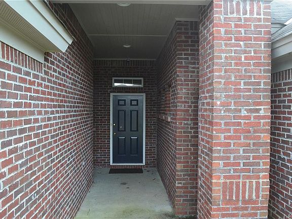 3rd image of 3700 Claiborne Cir