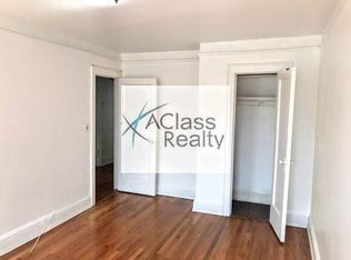 2322 31st Ave APT 3, Astoria, NY 11106