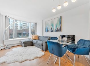 1330 Burrard St #209, Vancouver, BC V6Z 2B8
