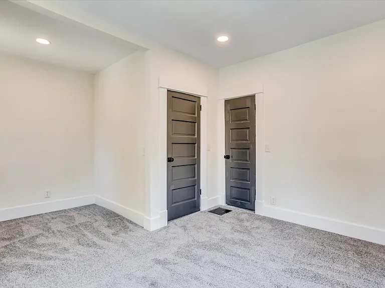 1227 N Lewellen Ave — Photo 23