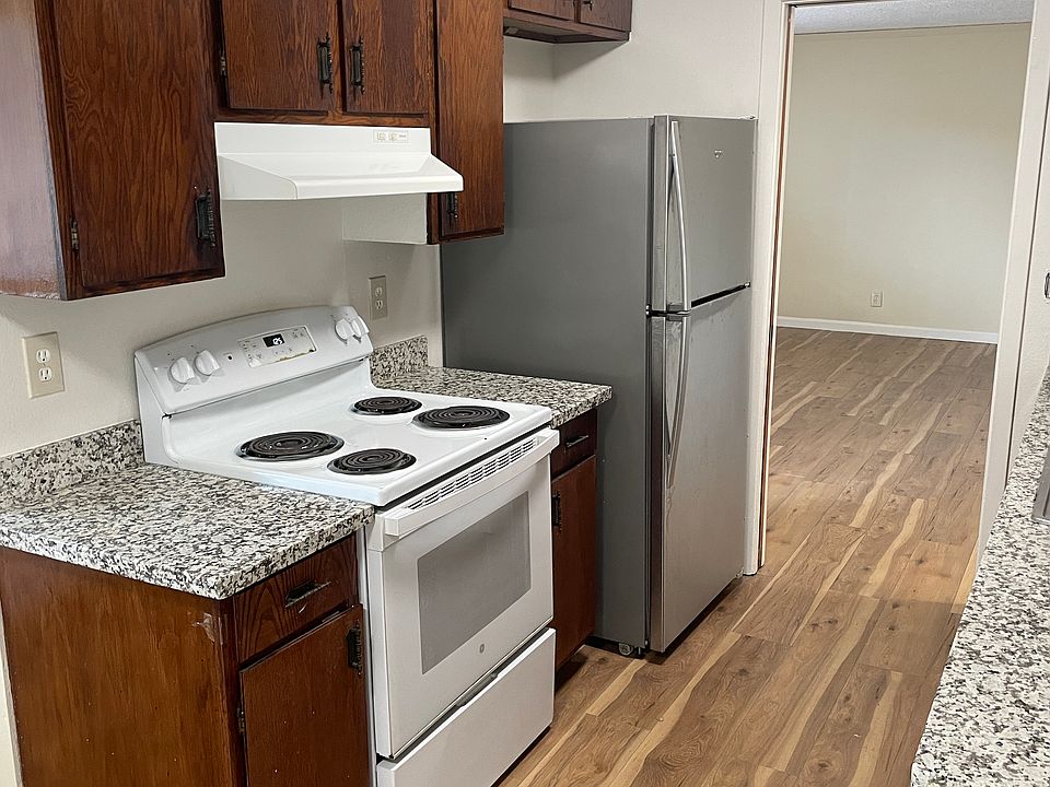 1st image of 743 Bartlett Ave