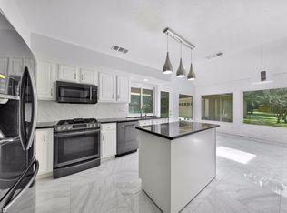 54 Quiet Oak Cir, Spring, TX 77381