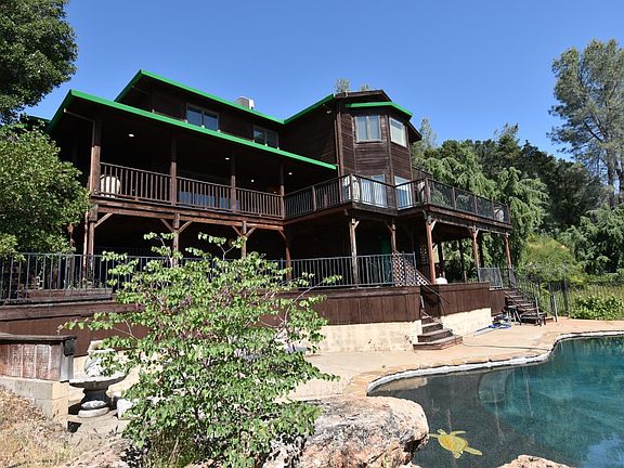 3rd image of 7490 Walnut Lane