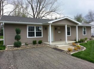 1315 W Ravina Park Rd, Decatur, IL 62526