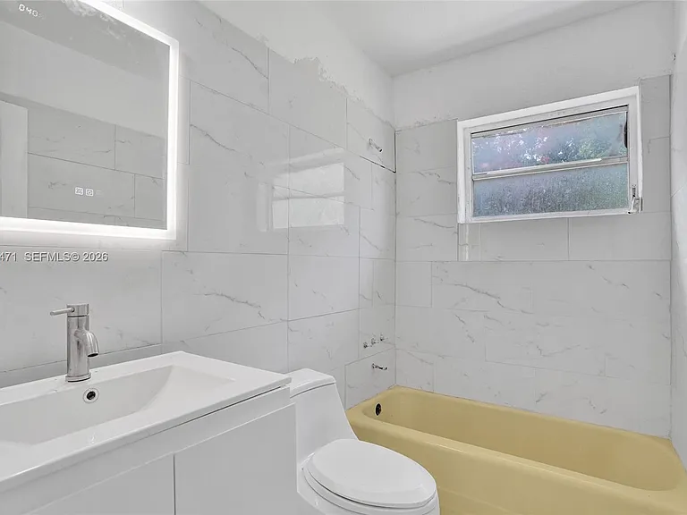701 SW 7th St — Photo 13