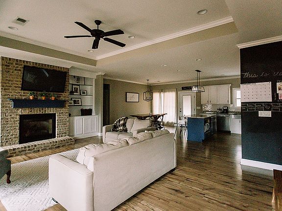 3rd image of 2828 Blackrock Dr