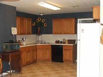 5th image of 814 Azalea Ct