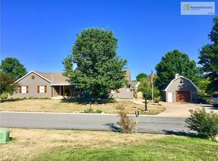 16945 Grandview St, Overland Park, KS 66085