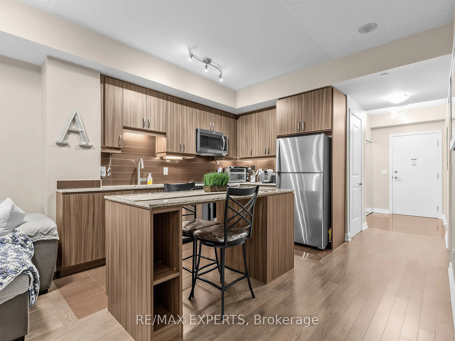 2 bed, $2,500 — Photo 3