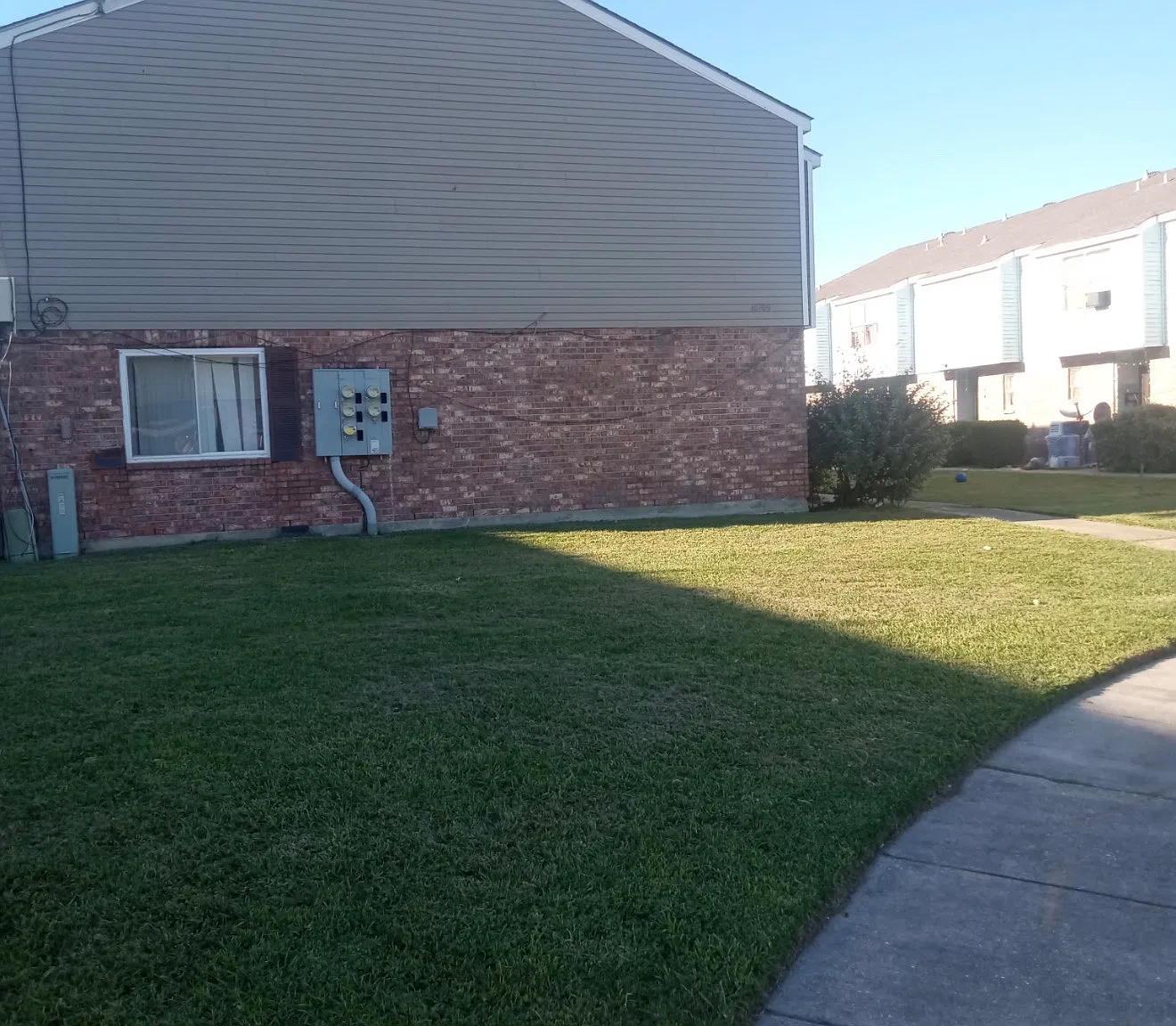 2 bed, 1044 sqft, $1,000 — Photo 1