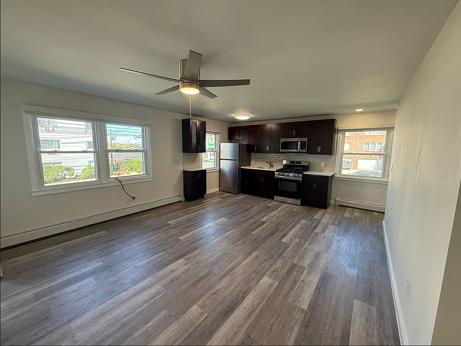 340 Grand Ave — Photo 1