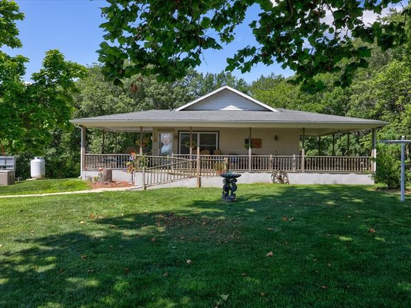22955 Buchanan Trl, Hartford, IA 50118