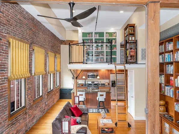 58 Prescott St Unit 11, Lowell, MA 01852