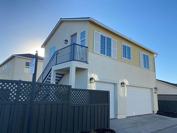 Detached Garage