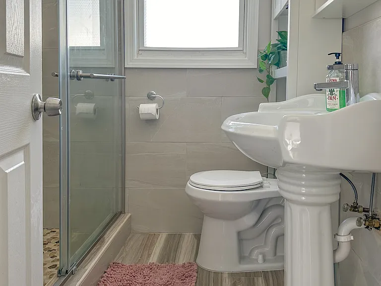 184 Maple St #2 — Photo 7