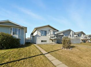 4706 E 43rd St, Sylvan Lake, AB T4S 1N5