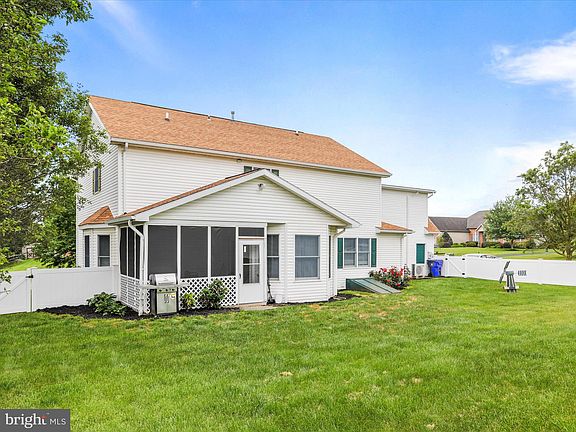 3rd image of 2045 Farmall Dr