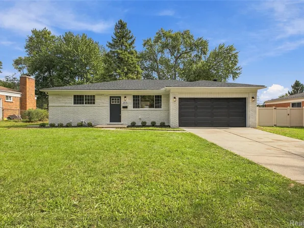 28128 Berkshire Dr, Southfield, MI 48076