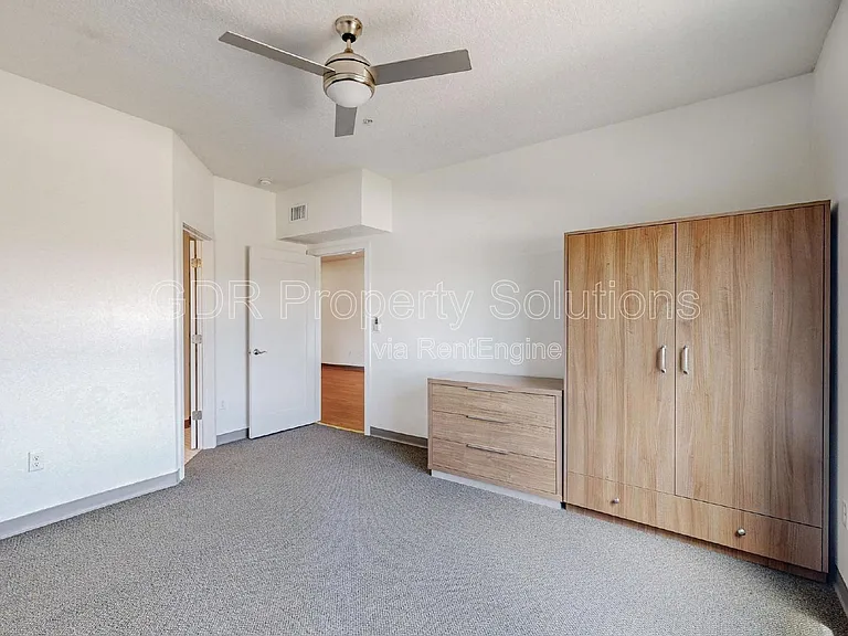 950 4th St NW #310 — Photo 9