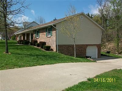 2nd image of 2710 Deardane Dr