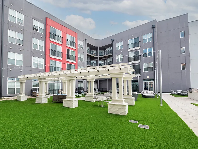 Liberty Center Apartments — Photo 46