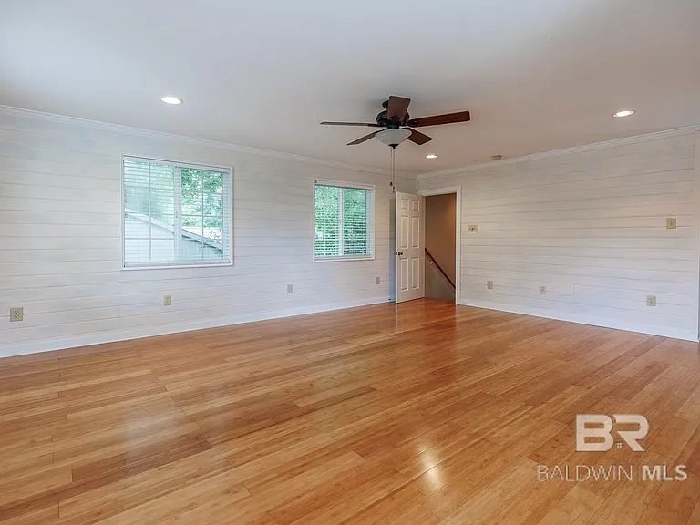 208 Pinecrest Ln — Photo 18