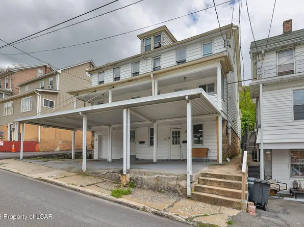 101/105 W Ridge St, Nesquehoning, PA 18240