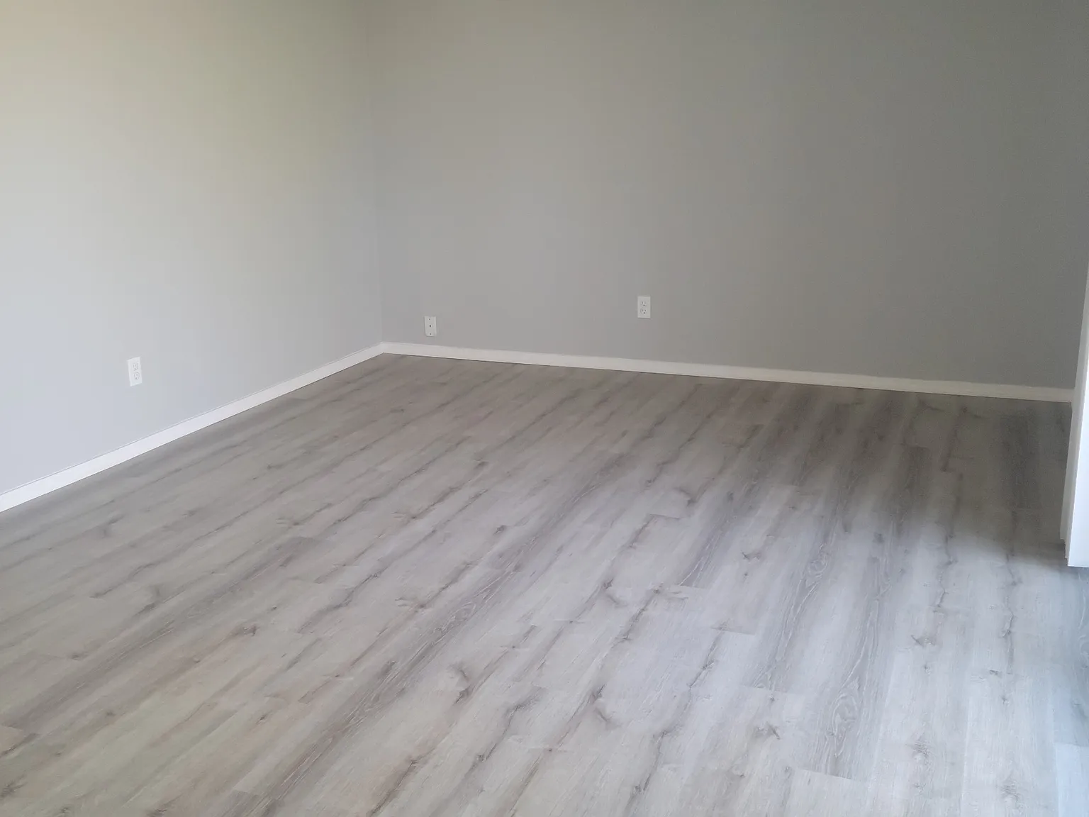 3 bed, 1.5 bath, $1,625 — Photo 2