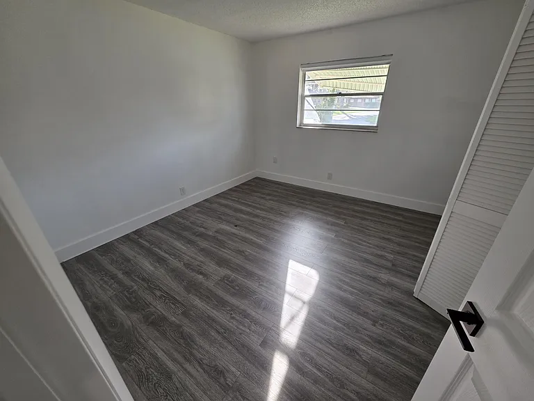 718 Whippoorwill Ln — Photo 24