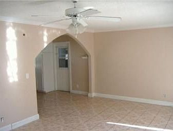Entrance view to the kitchen from living room